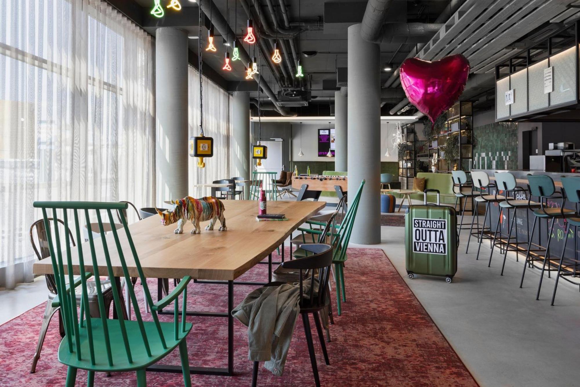 Moxy Vienna City East Exterior photo